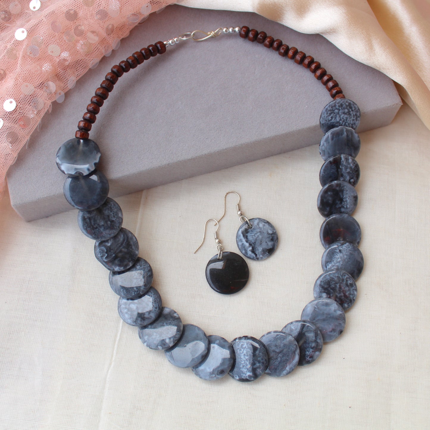 Black Marble Textured Resin Necklace Set