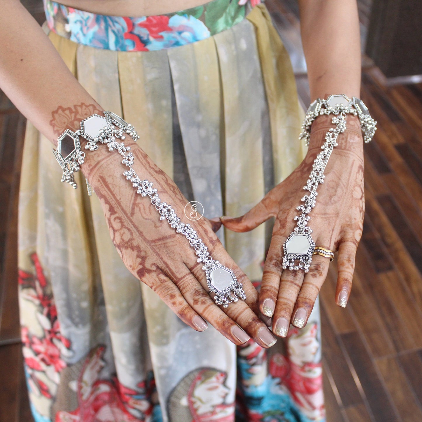 Attractive Mirrors Work Bracelet With Ring (Single)