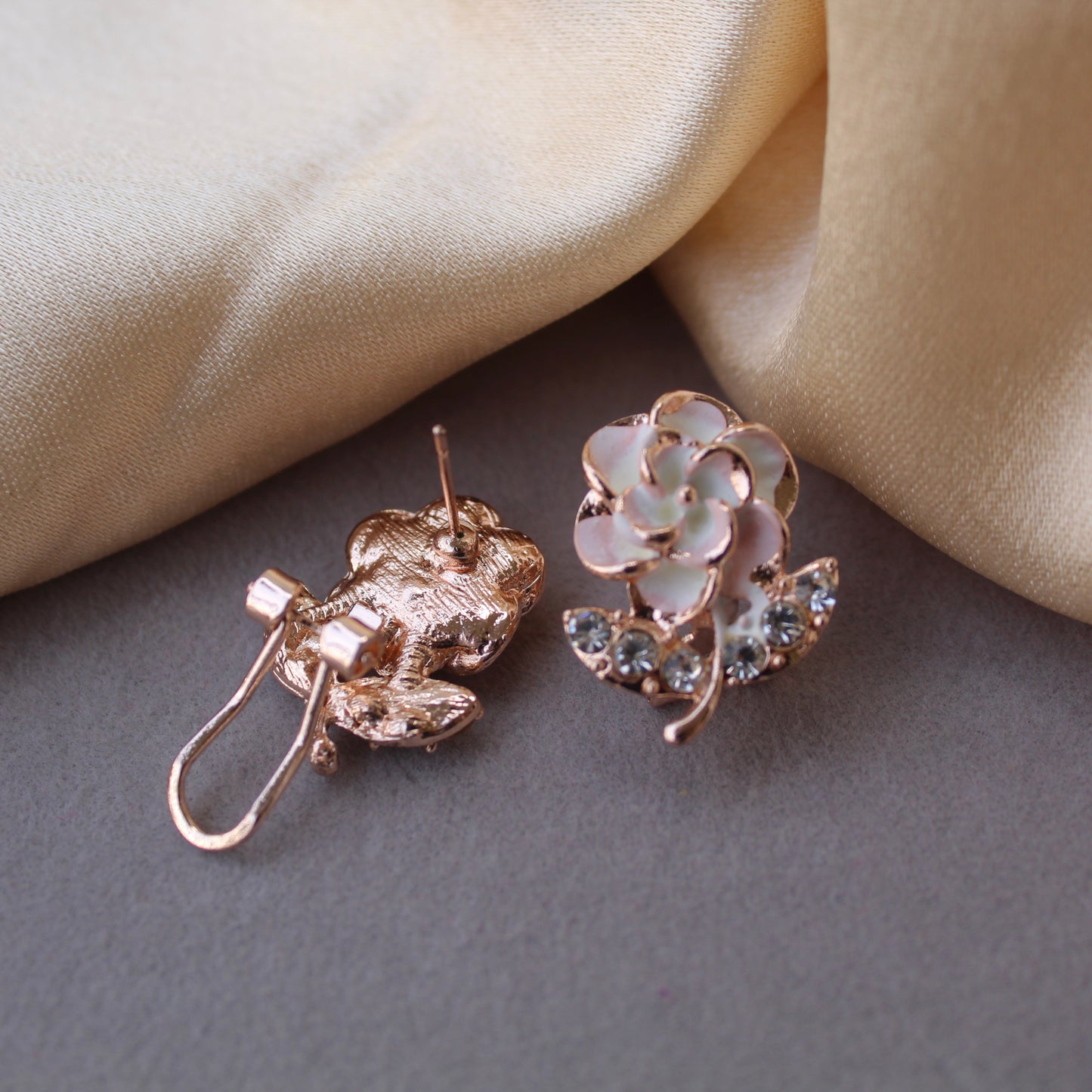 White Flower Design Stud Earrings