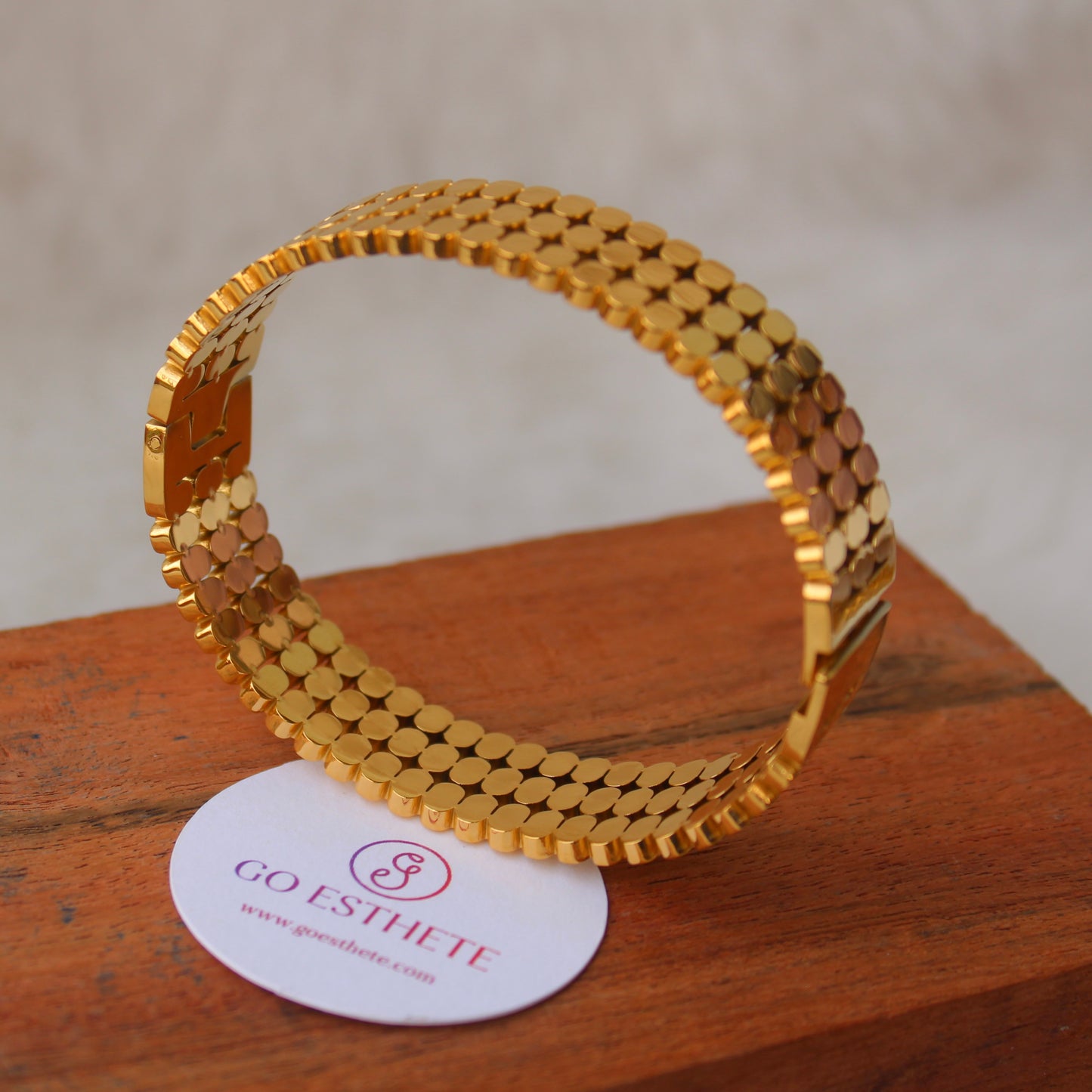 Pretty Golden Stainless Steel Anti-Tarnish Bracelet