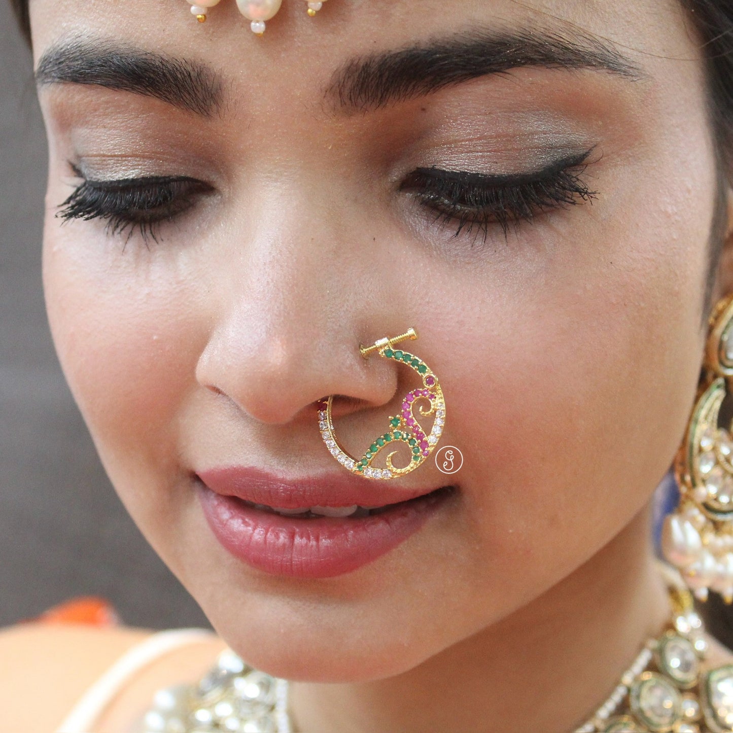 Pretty Multicolour AD Diamonds Work Golden Nath
