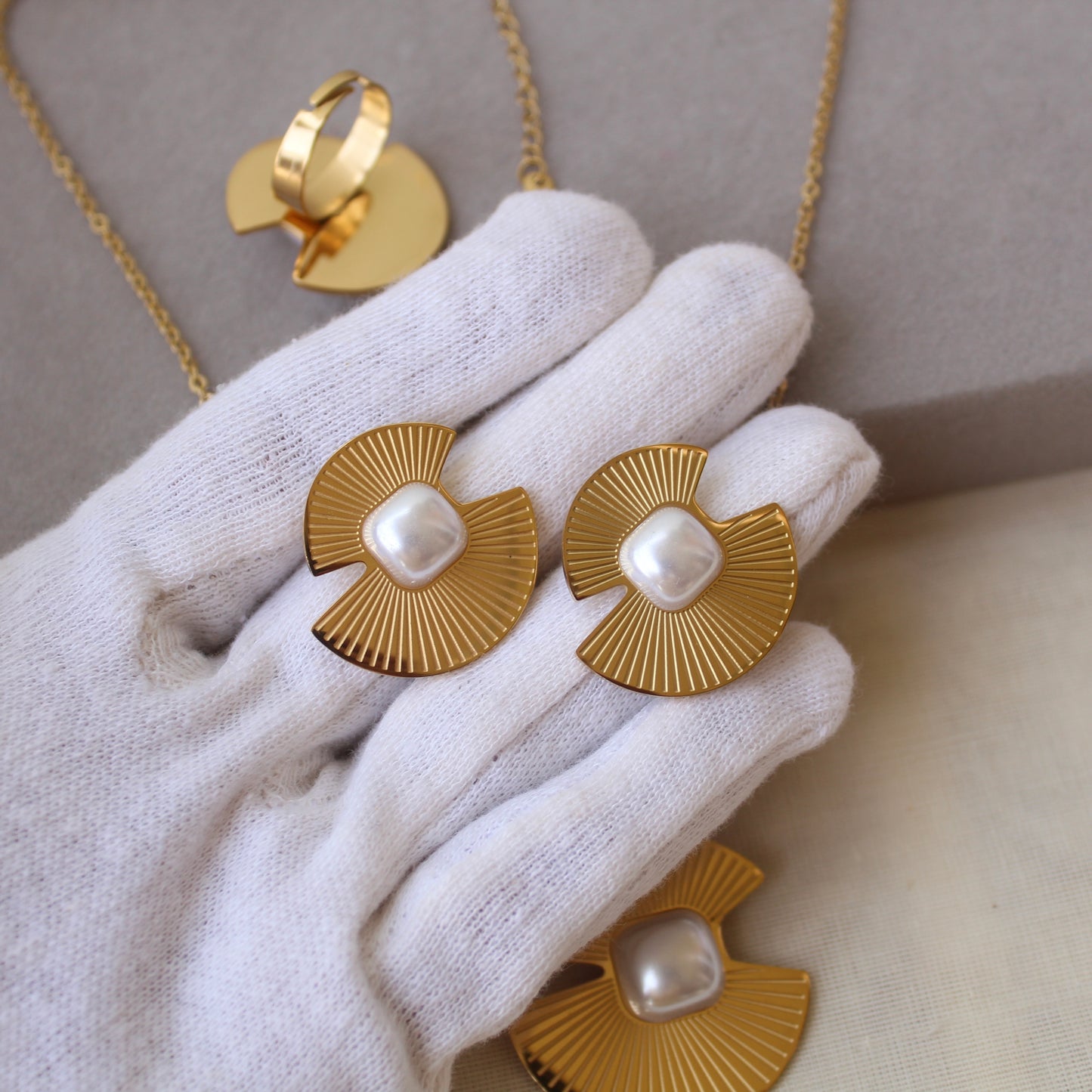 Anti-Tarnish Chain-Pendant, Earrings & Ring Combo