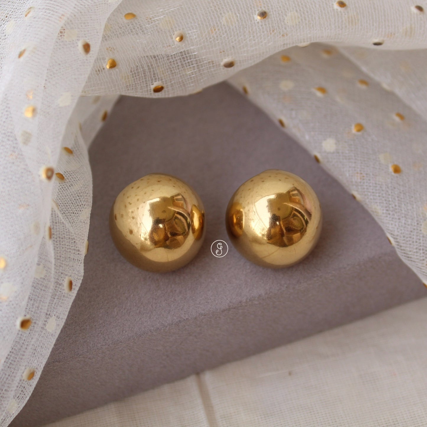 Golden Anti-Tarnish Celeb-favourite Ball Studs