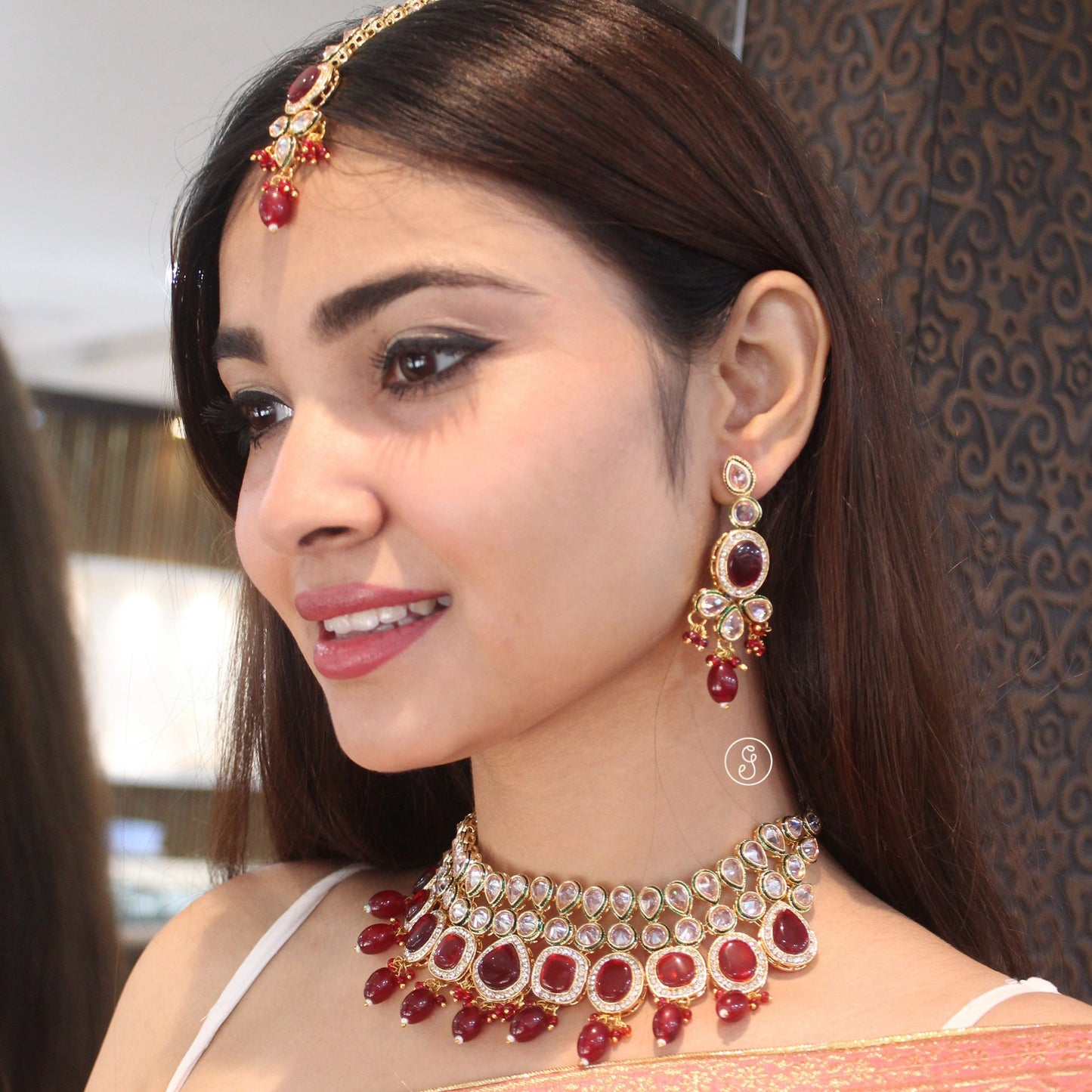 Gorgeous Red Stones Broad Necklace Set