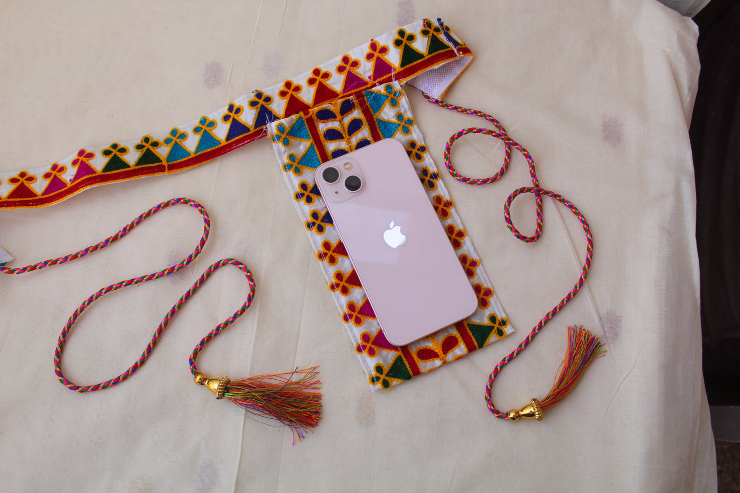 Colourful Embroidered Gamthi Waist-Belt With Mobile Pouch