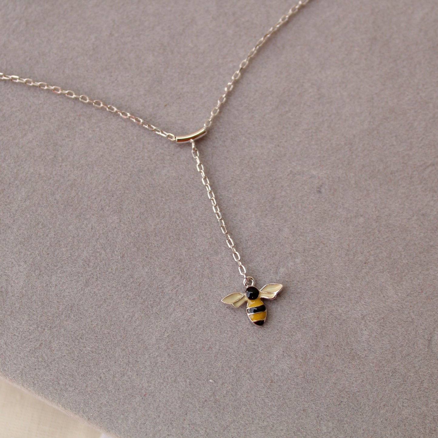92.5 Pure Silver Sleek Anklet With A Cute Bee Charm