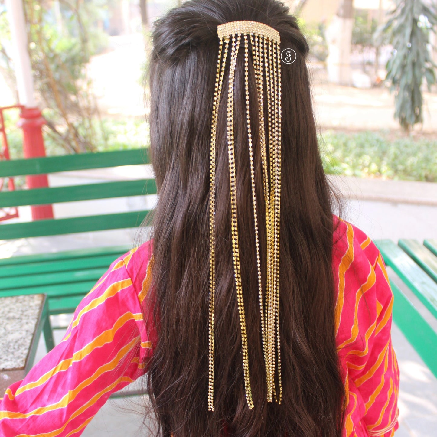 Stunning Golden Diamond Strings Hair Buckle