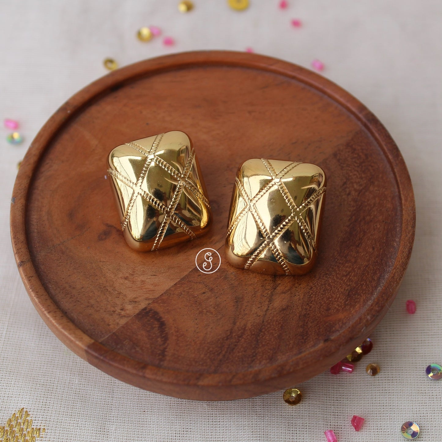 Classy Golden Anti-tarnish Studs Earrings