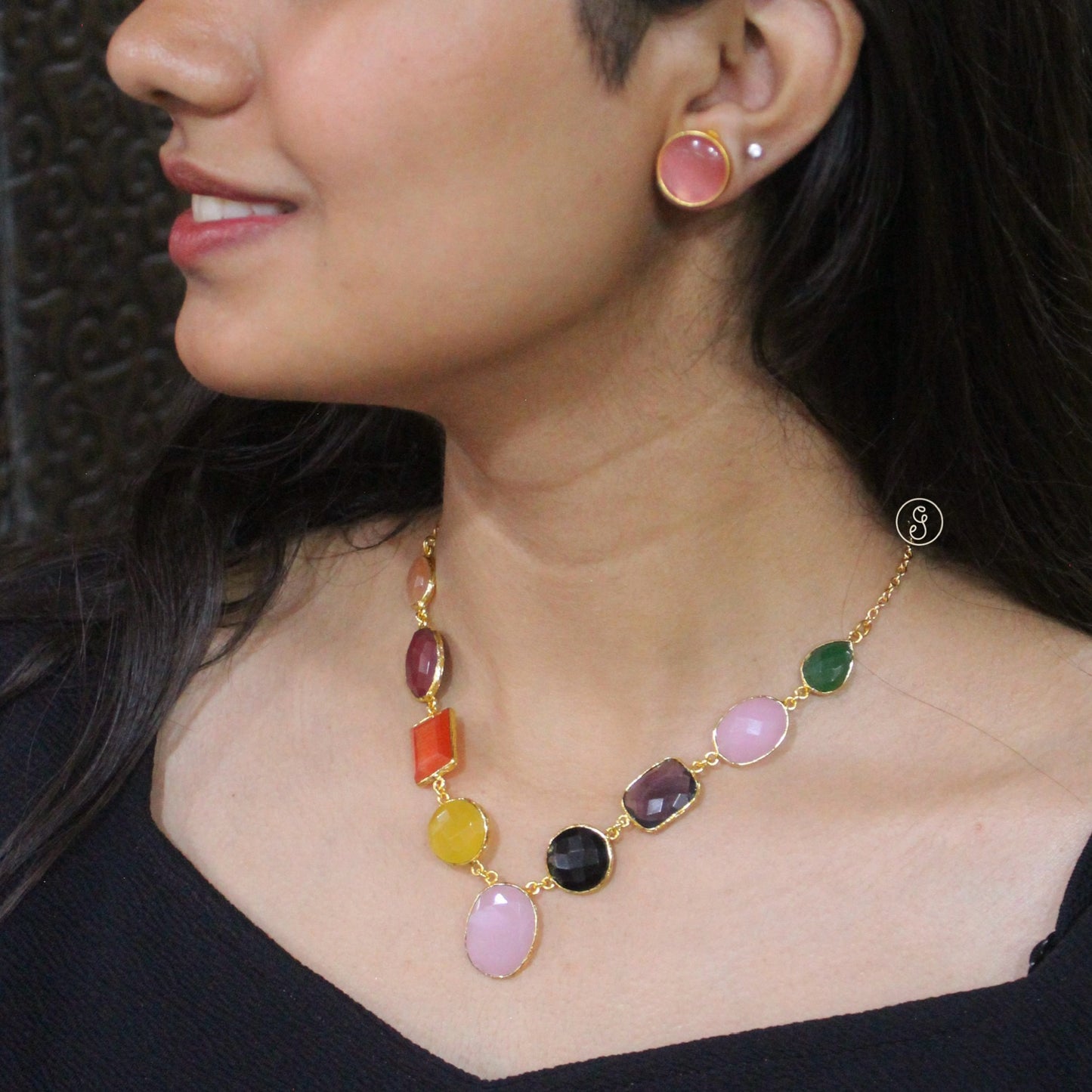 Multicolour Monalisa Stones Brass Necklace Set