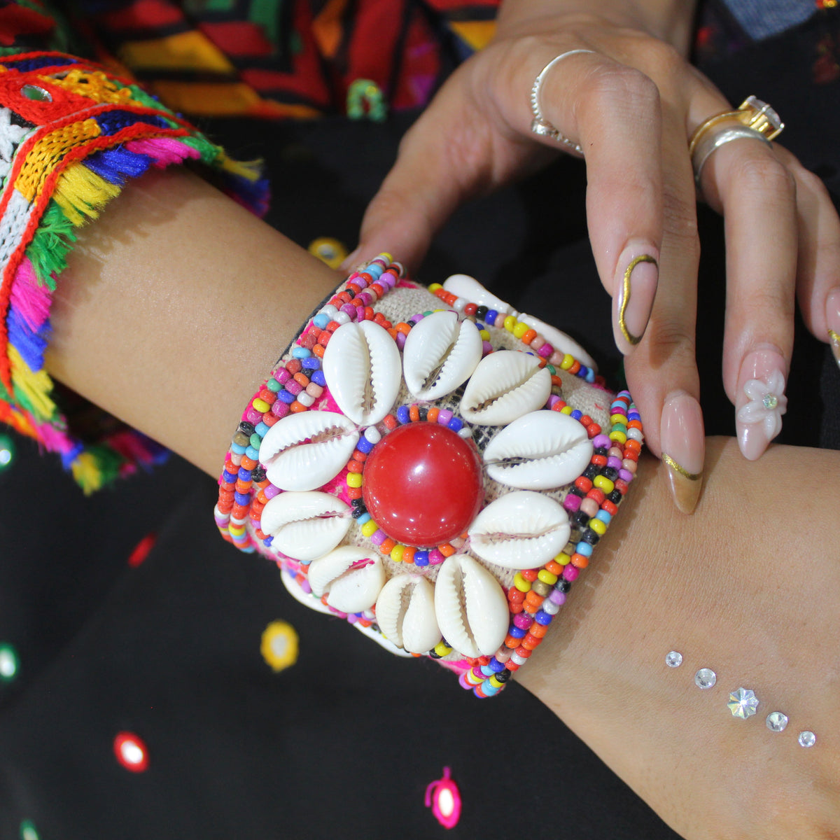 Shells Work Colourful Gamthi Bracelet (Single)