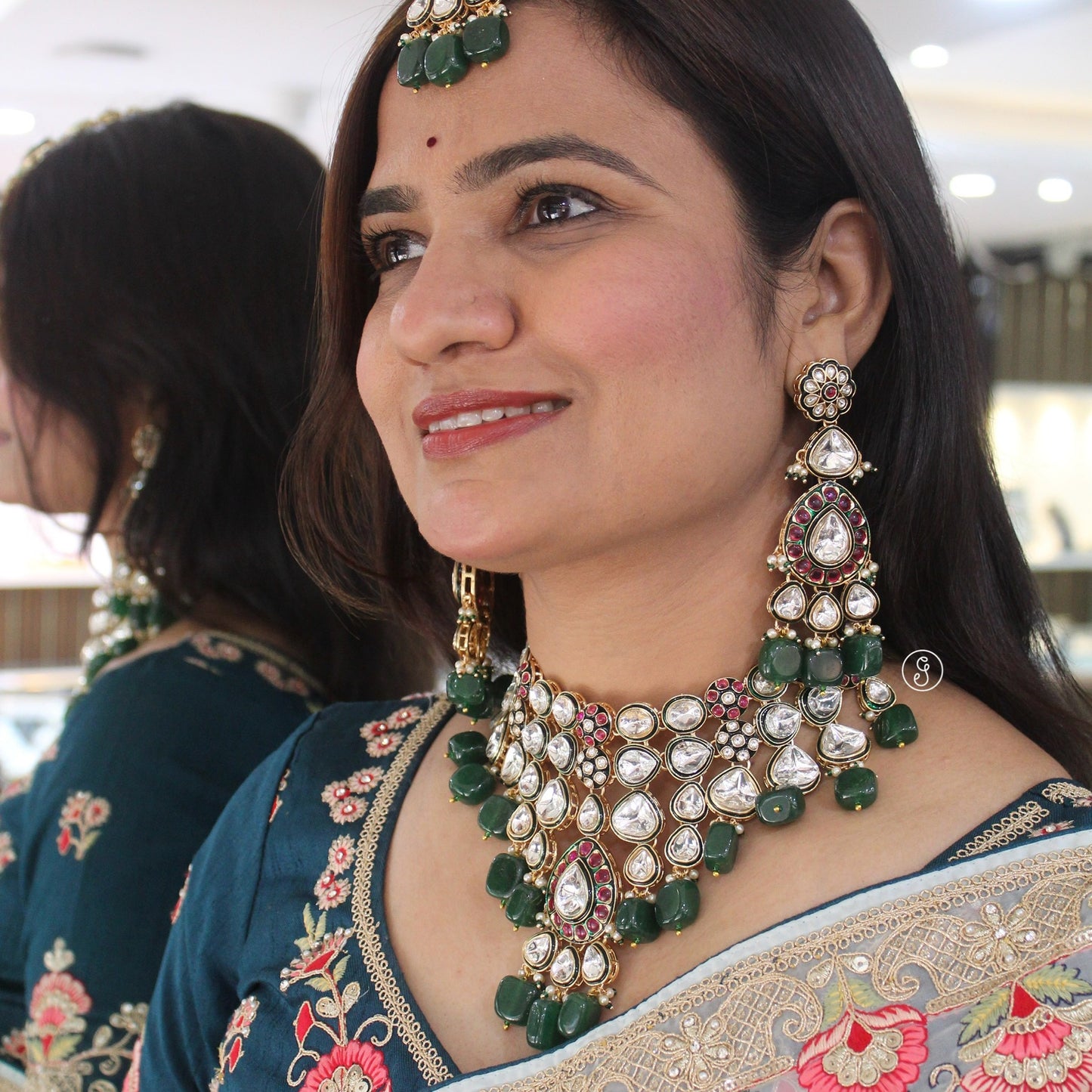 Super Gorgeous Kundan Necklace Set With Tika