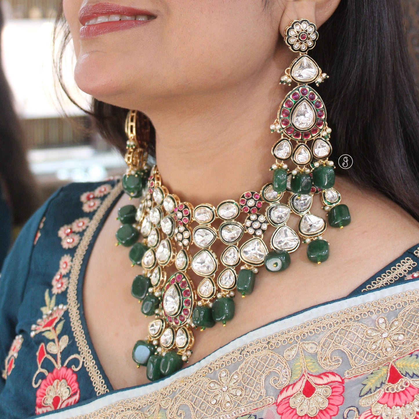 Super Gorgeous Kundan Necklace Set With Tika