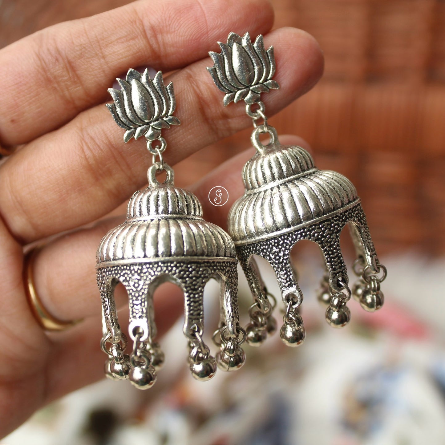 Pretty Gumbad Design Oxidised Silver Jhumki