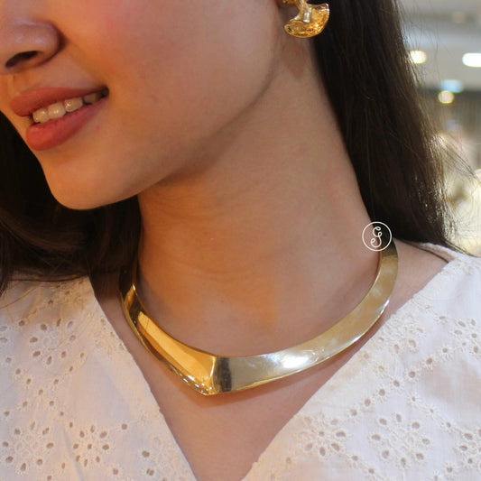 Golden V Shaped Classic Hasli Necklace