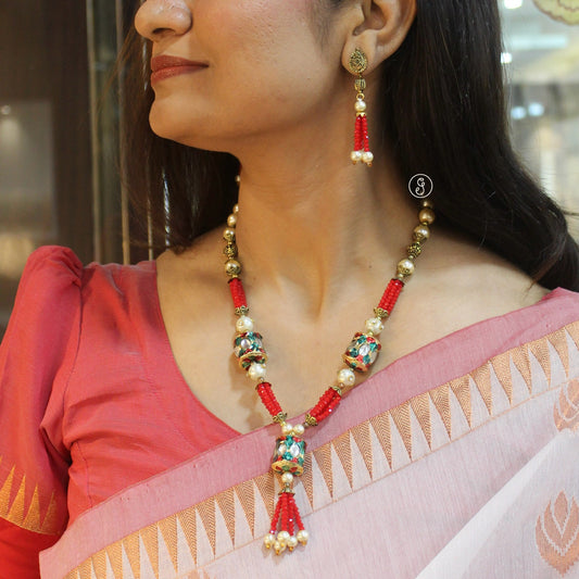 Beautiful Red Crystal & Brass Beads Necklace Set