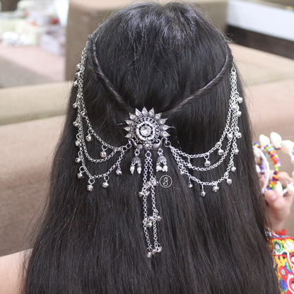 Elegant Silver-Toned Hair Accessory with Chains