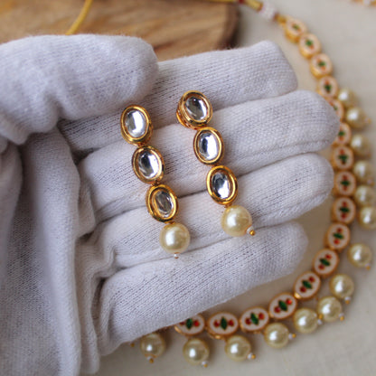 Elegant & Evergreen Sleek Kundan Necklace Set