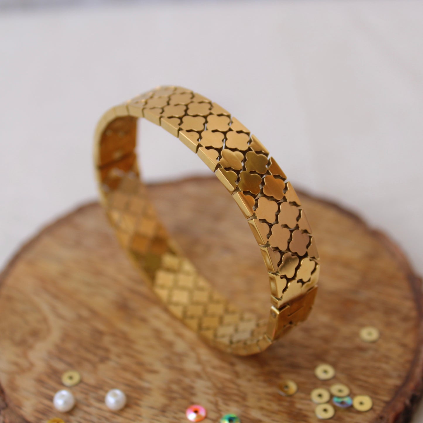 Stunning Anti-Tarnish Golden Bracelet