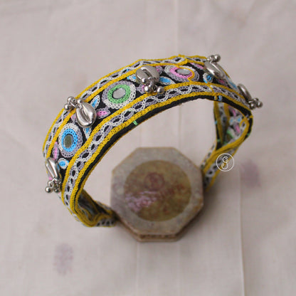 Beautiful Broad Gamthi Style Hair-band
