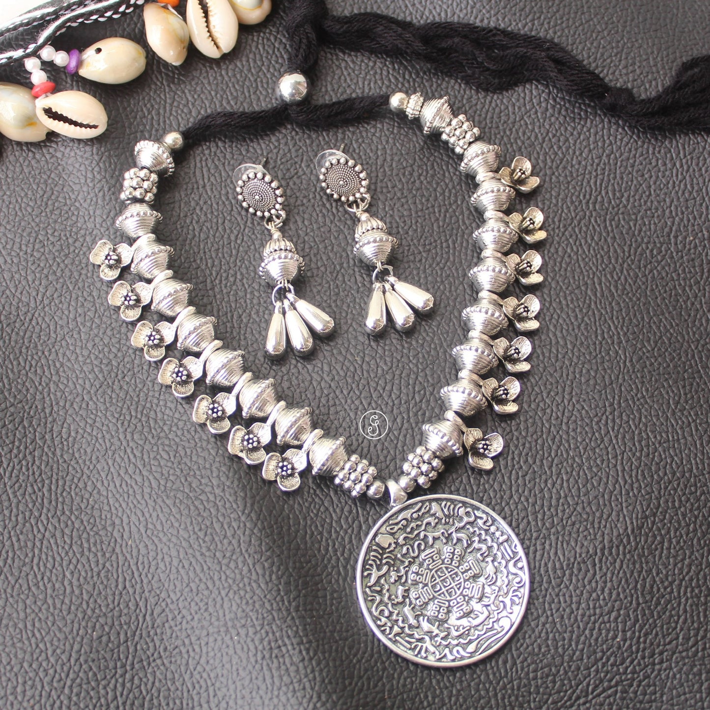 Antique Artwork Oxidised Silver Necklace Set