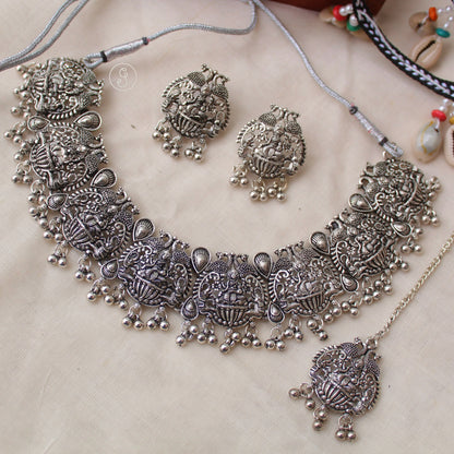 Goddess Laxmi Design Choker Set With Tika