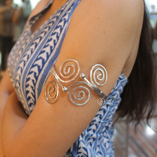 Pretty Silver Adjustable Armlet (Single)