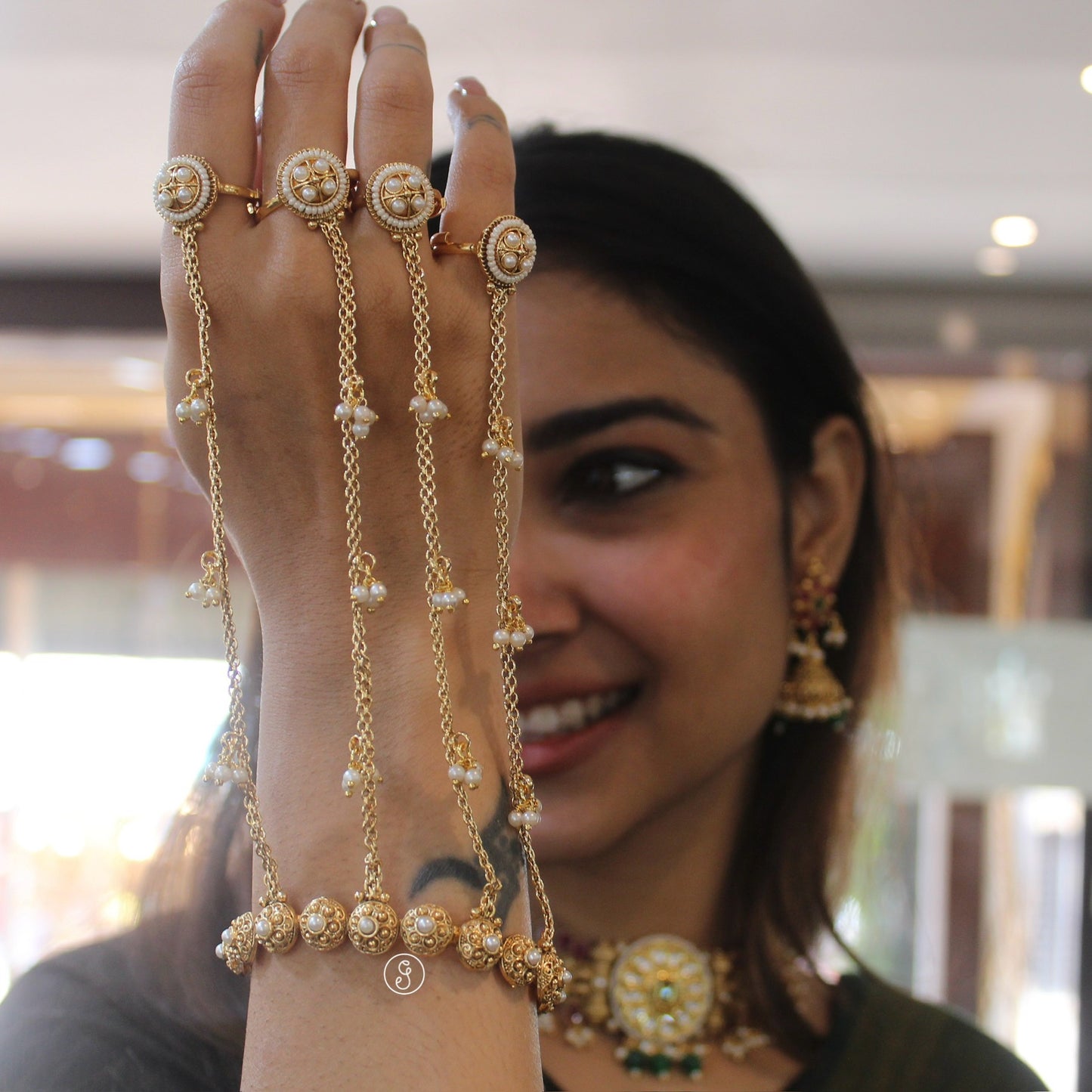 Antique Gold Kashmiri Hathful Hand Accessory (Single)