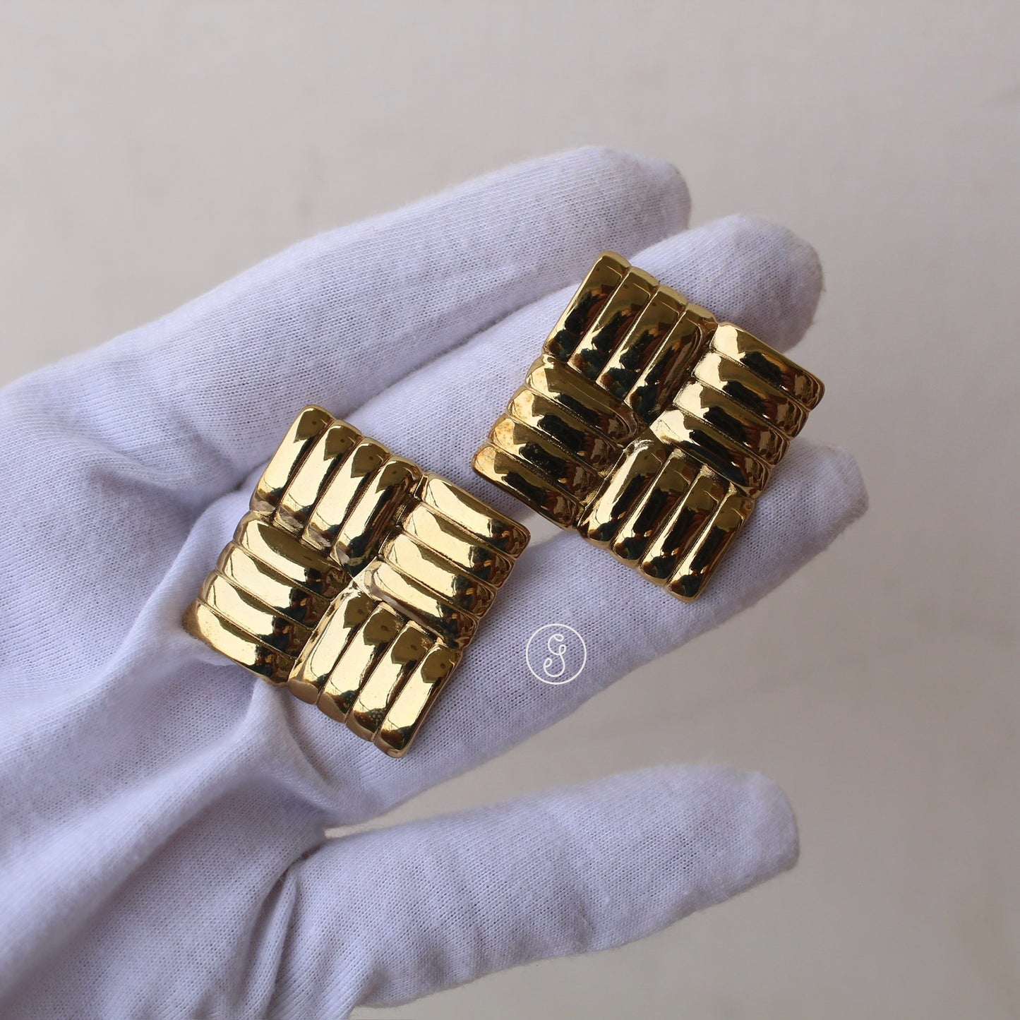 Wonderful Golden Anti-tarnish Big Studs