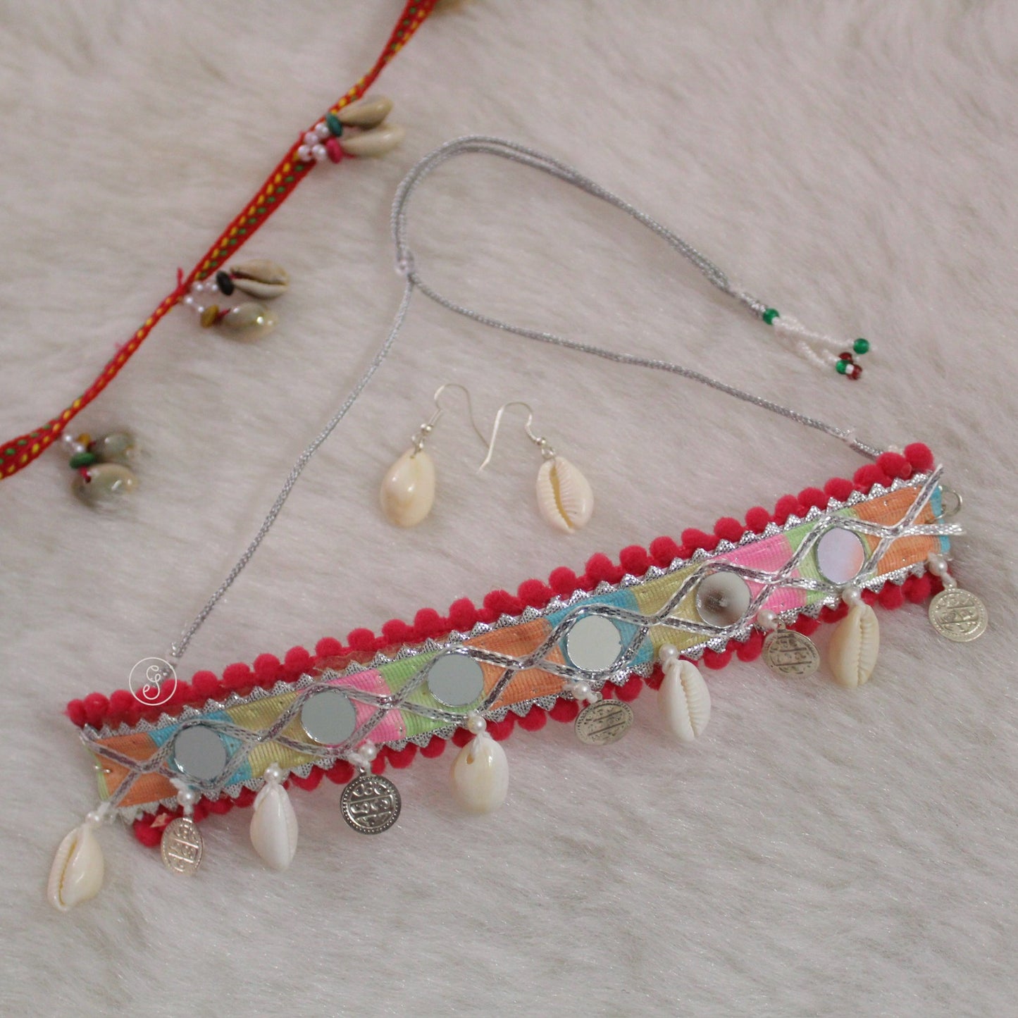 Pretty Shells & Mirrors Work Choker Set