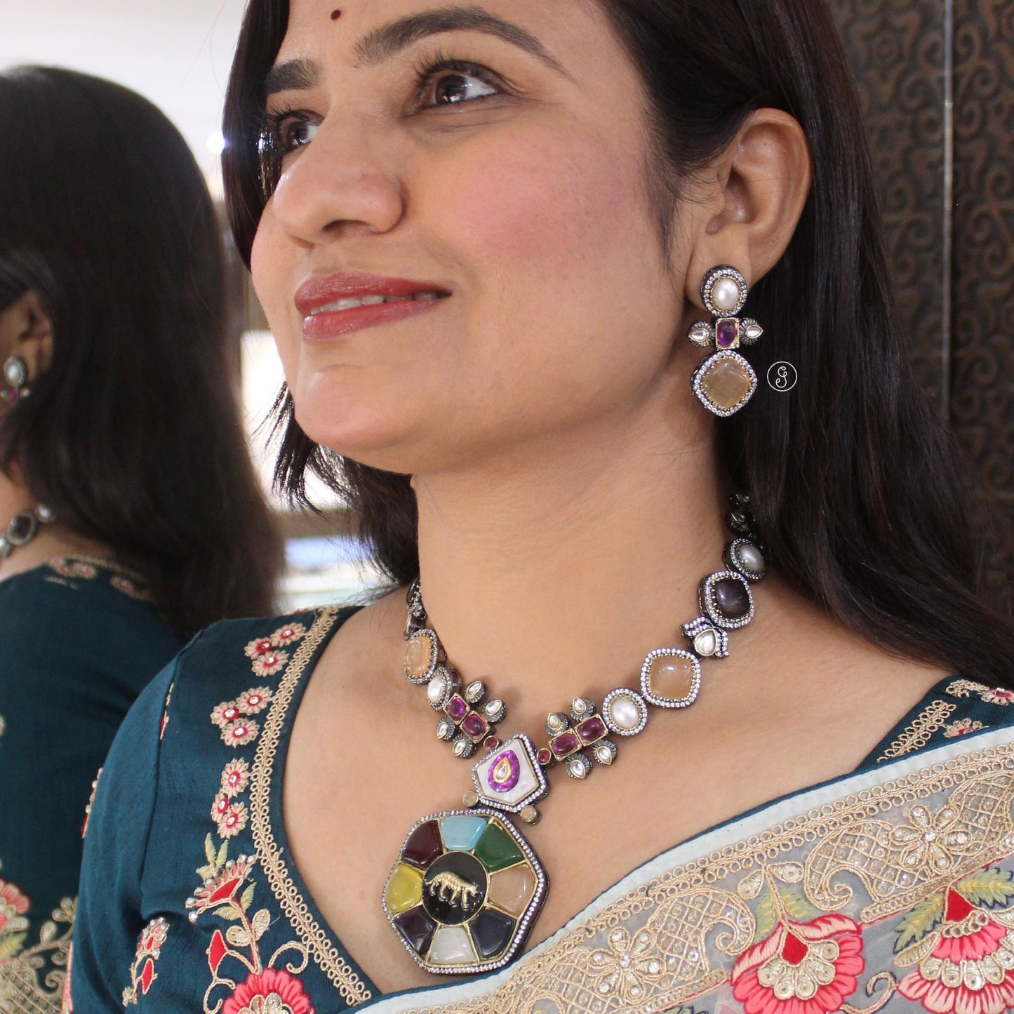 Exquisite Multi-Stones Embedded Necklace Set
