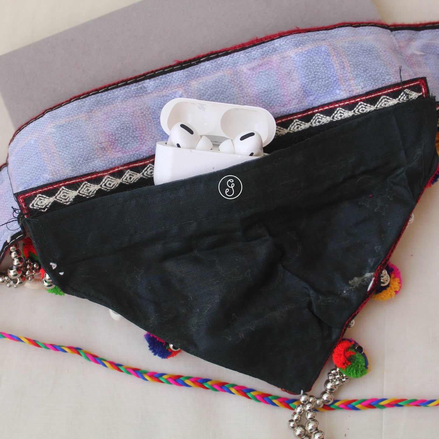 Beautiful Multicoloured Gamthi Waistbelt With Cash Pocket