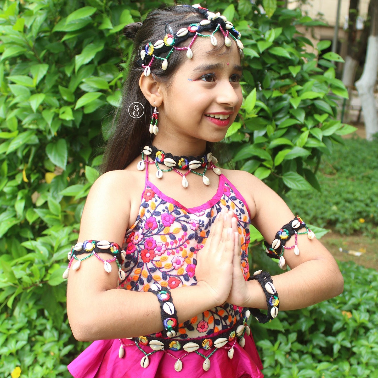 Black Shells & Mirror Work Necklace Combo Set