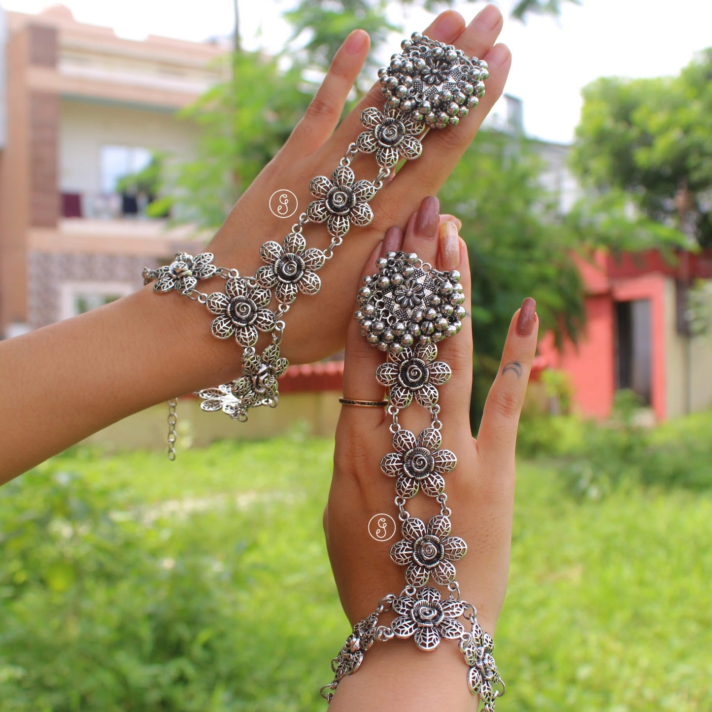 Flower Design Oxidised Silver Hathful Bracelet(Single)