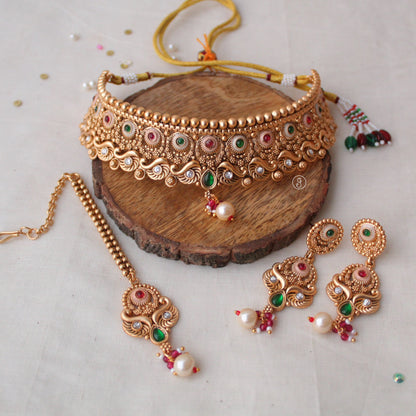 Gold Plated Brass Choker Set With Maang Tika