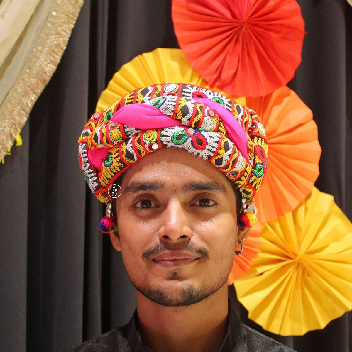 Pink Gamthi Style Multicoloured Embroidered Unisex Pagdi