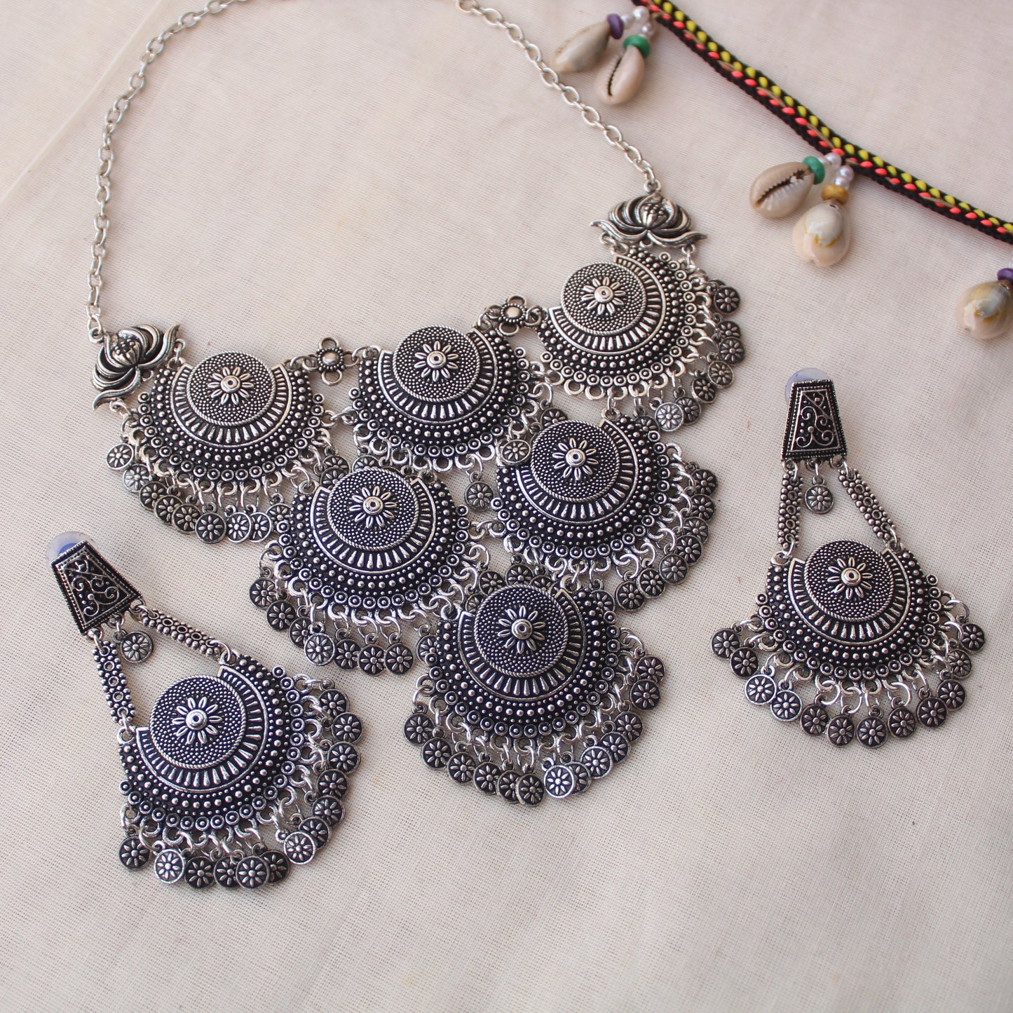 Arabic Design Triangle Shaped Necklace Set