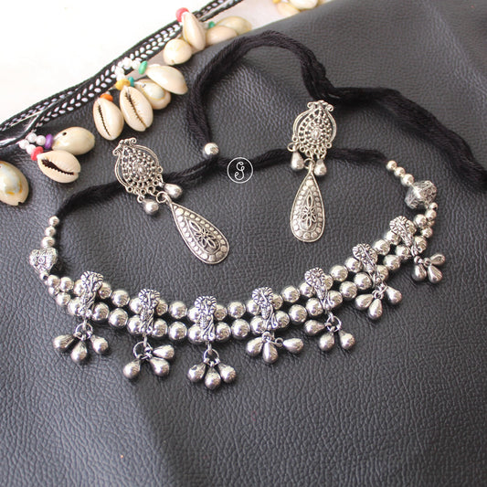 Pretty Oxidised Silver Choker Set