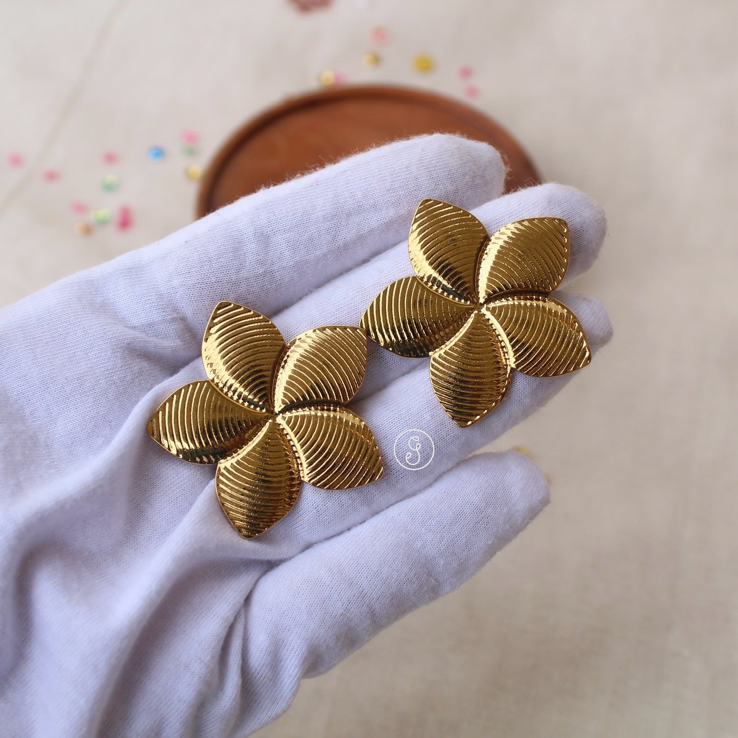 Golden flower Design Anti-tarnish Big Studs