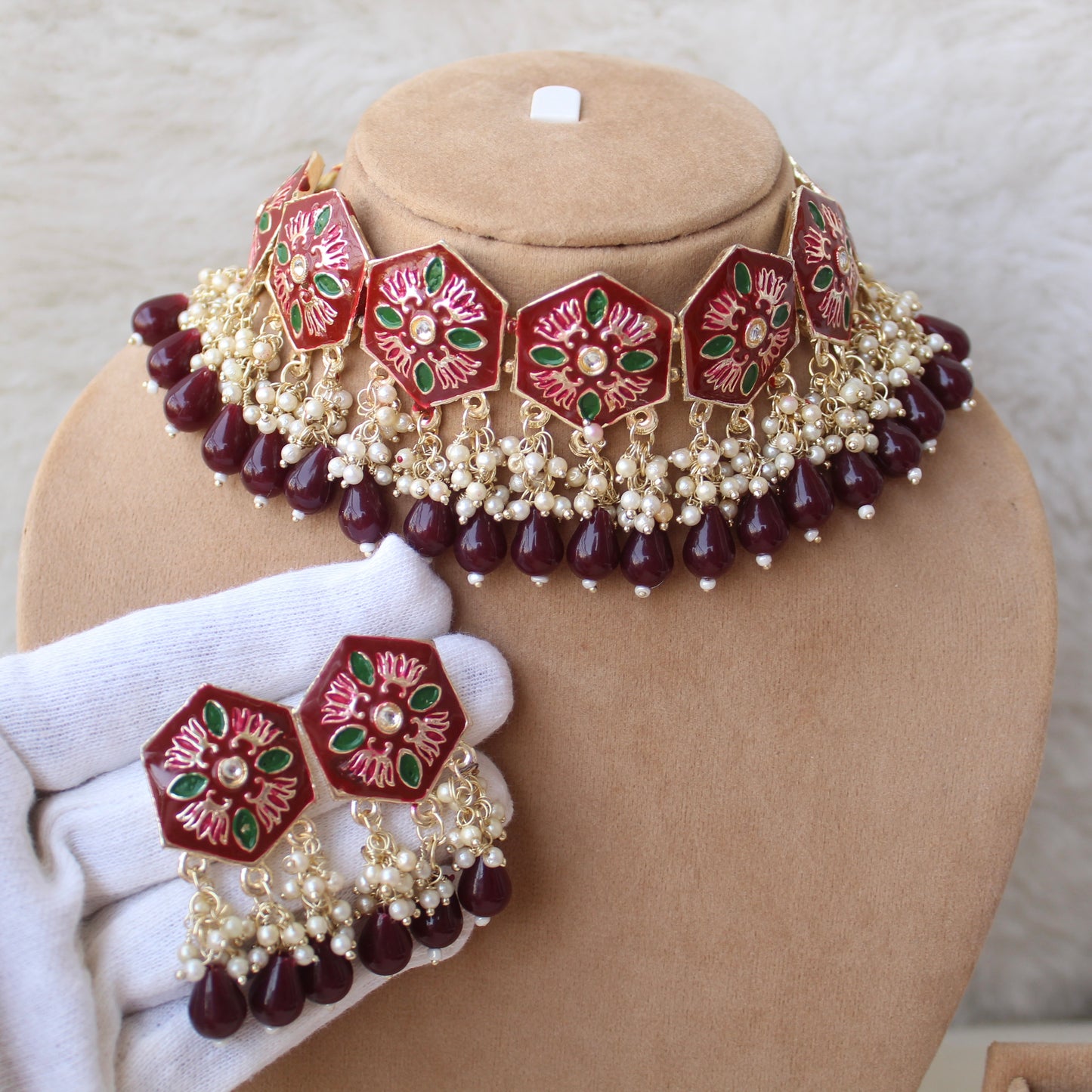 Maroon Hexagon Pattern Choker Set