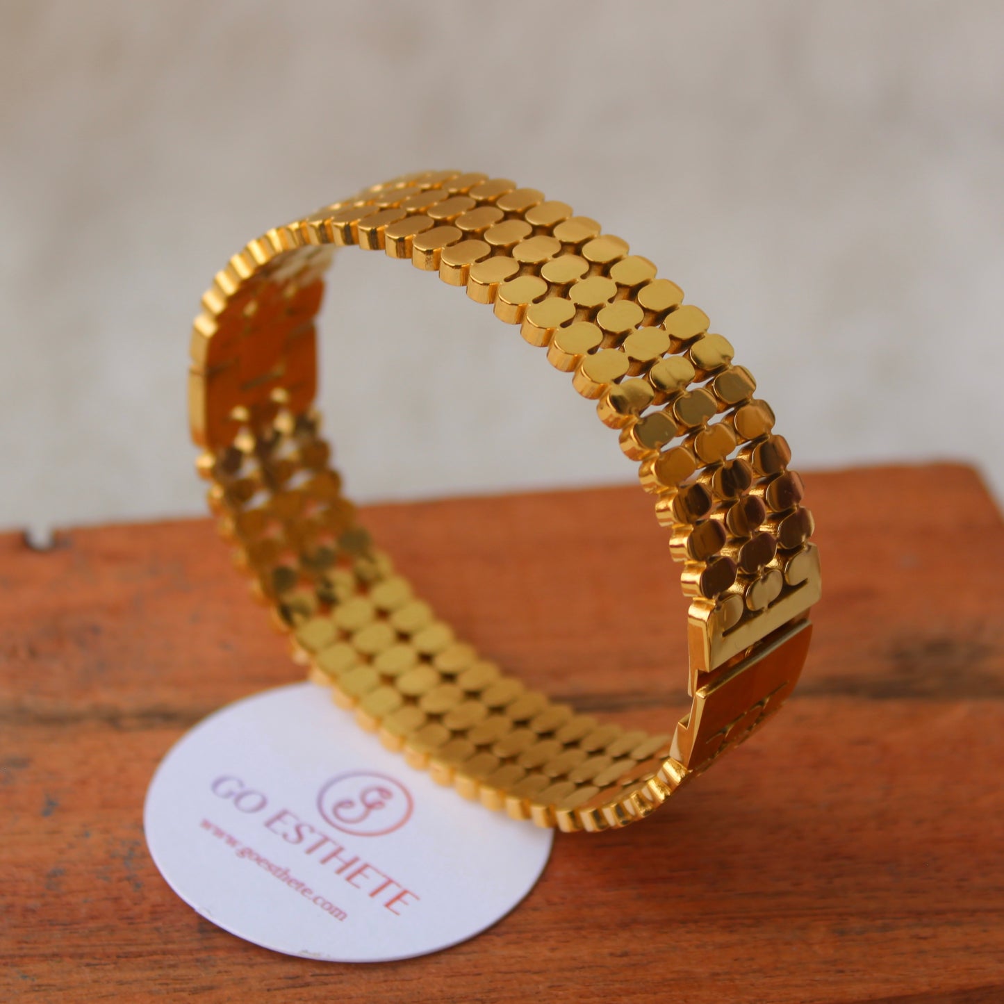 Pretty Golden Stainless Steel Anti-Tarnish Bracelet