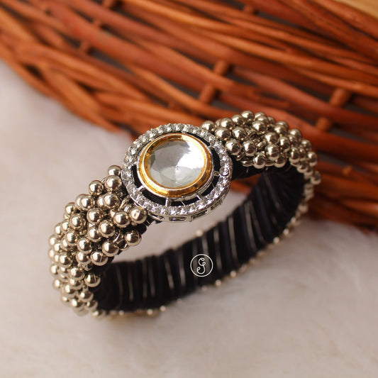 Uncut Kundan & Ghungroo Work Bracelet (Single)