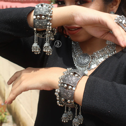 Oxidised Silver Free Size Bracelet