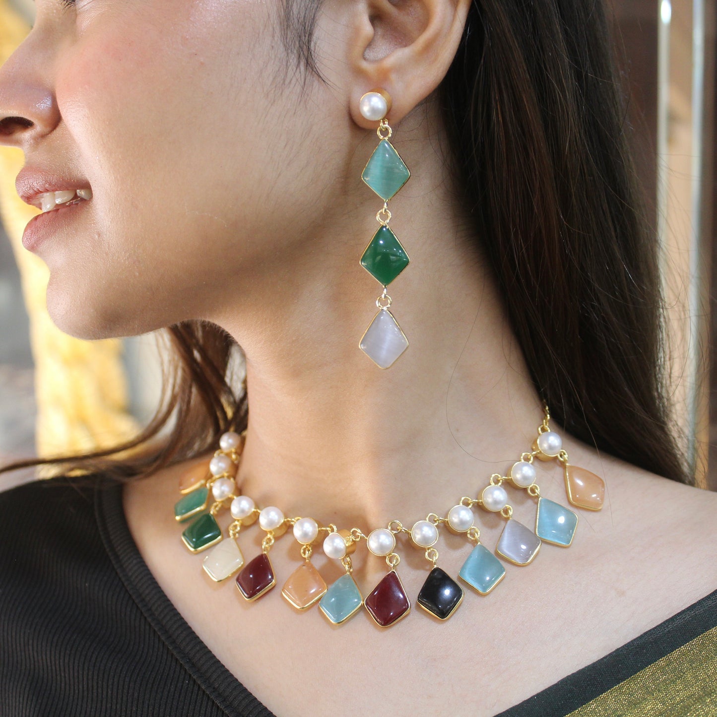 Stunning Multicoloured Monalisa Stones & Pearls Necklace Set