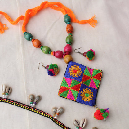 Pretty Handcrafted Multicolour Necklace Set