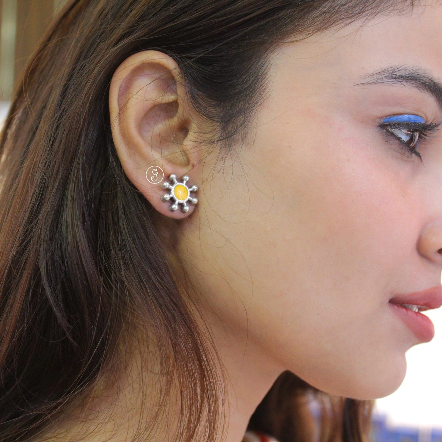 Amazing Pair of Stud and Ear-cuff Earrings