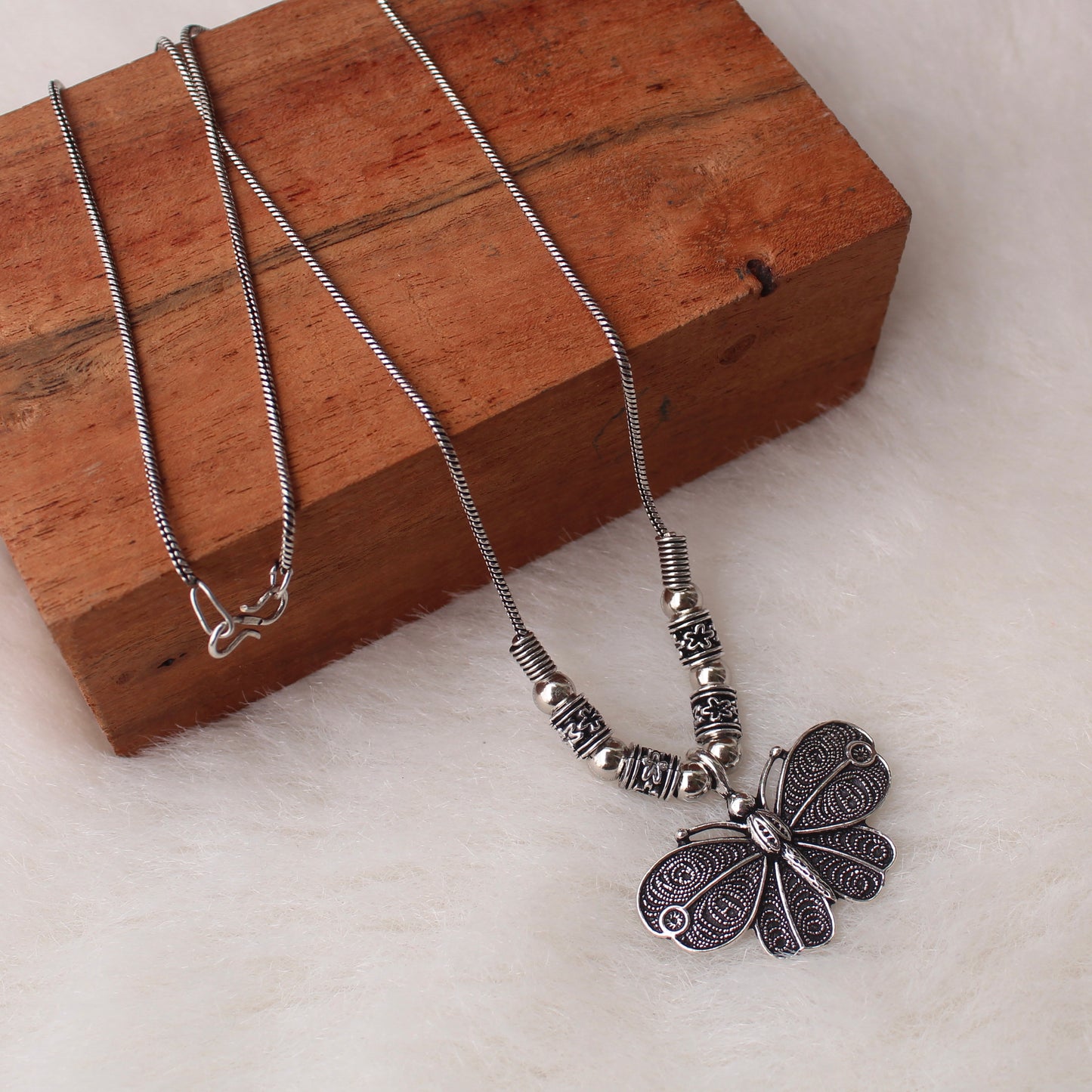 Pretty Butterfly Pendant Necklace