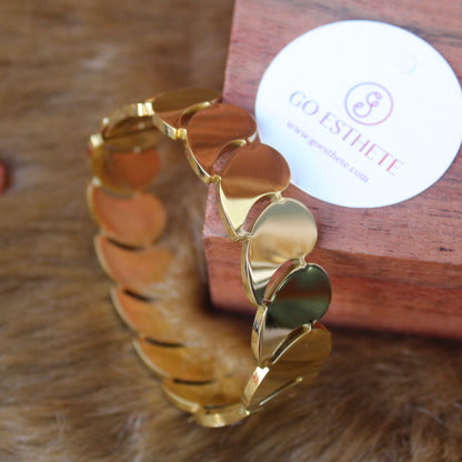 Cashew Design Anti-Tarnish Golden Bracelet