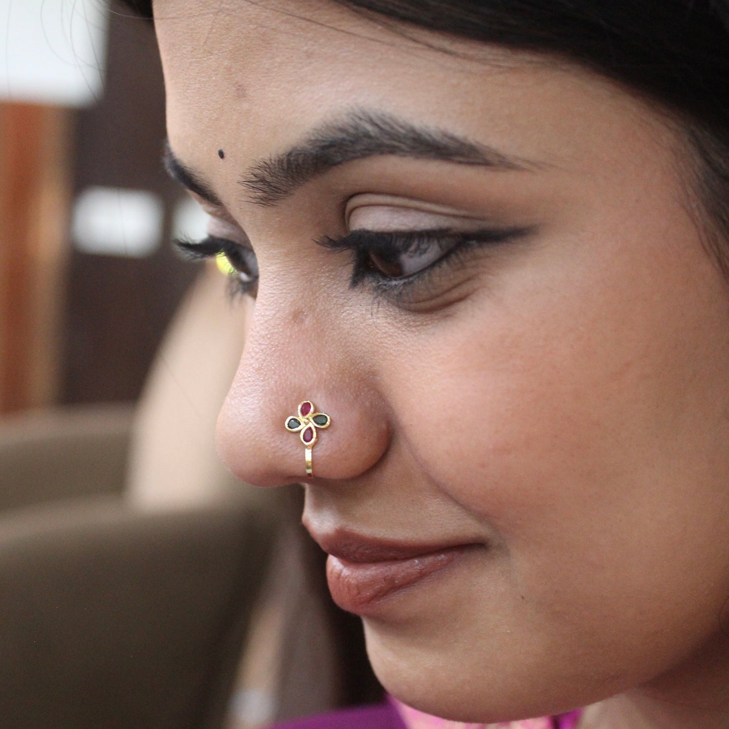 Minimal Floral Design Press-on Nose Pin