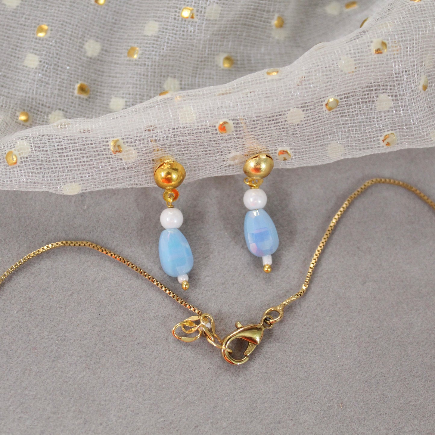 Elegant Multi Beads Gold-Alike Chain & Earrings