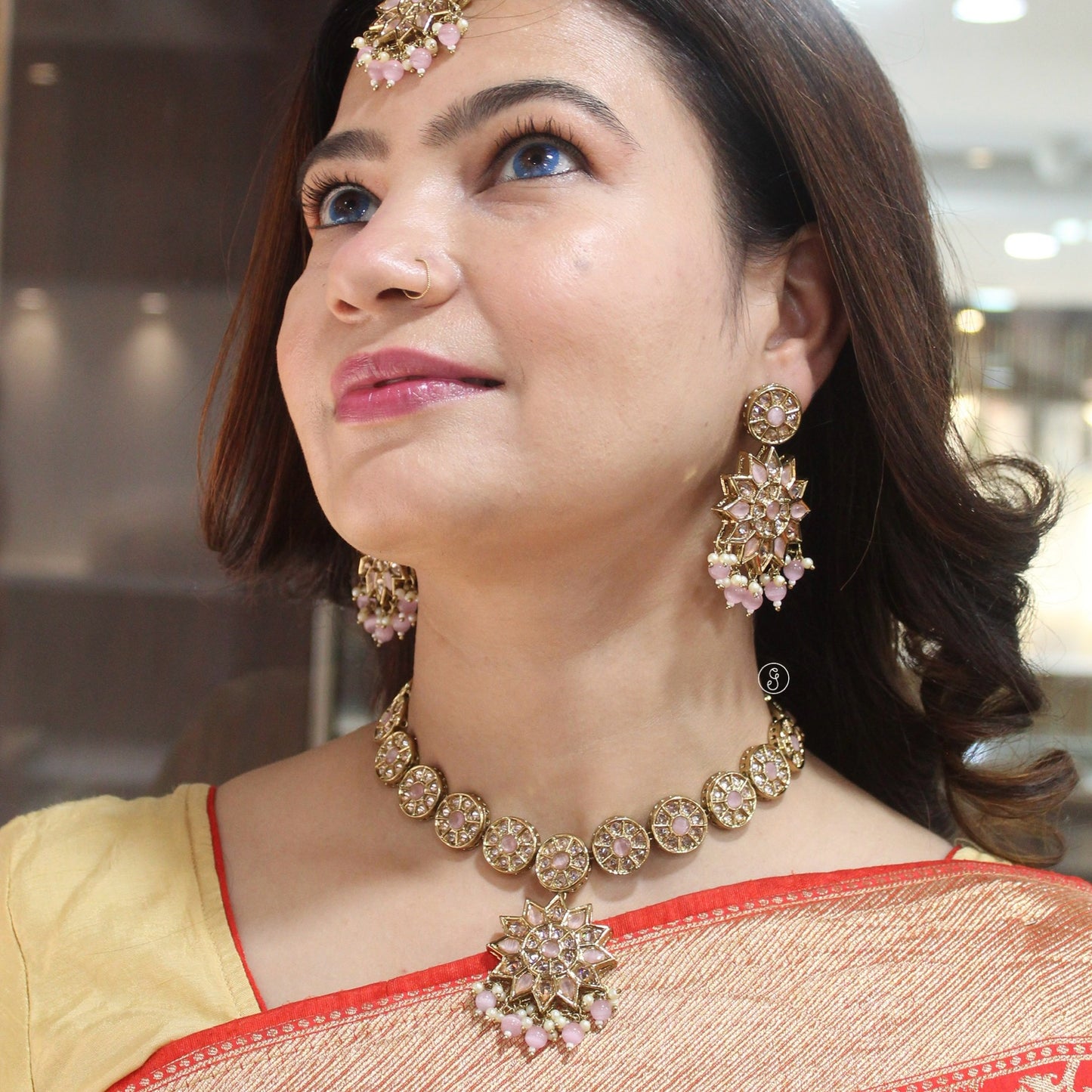 Sparkling Reversed Diamond Necklace Set With Tika